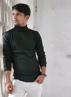 Awwdose - Male escort in New Delhi Photo 2 of 4