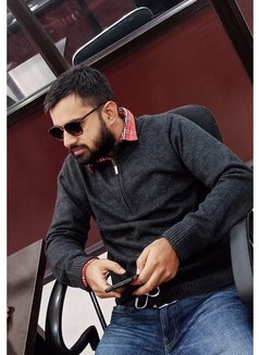 Rocky - Male escort in Manali Photo 4 of 5