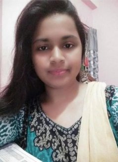 Call Girls ( Delhi ) (98995 V93777 Nc R - एस्कॉर्ट in New Delhi Photo 1 of 1