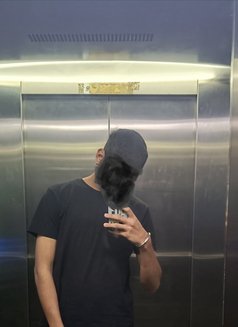 Krish - Male एस्कॉर्ट in Indore Photo 1 of 2