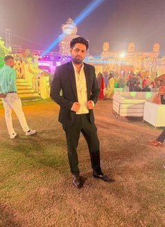 Virat - Male எஸ்கார்ட் in New Delhi Photo 1 of 4