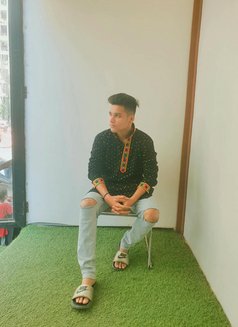 Rahul Mak - Male escort in Mumbai Photo 2 of 6