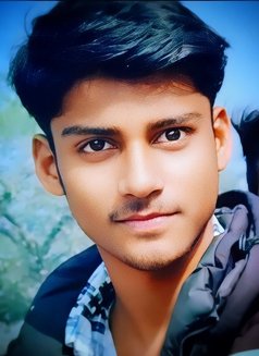 Aryan Singh - Male এস্কর্ট in Surat Photo 2 of 4