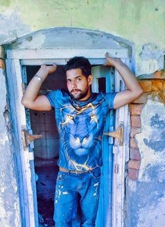 Karanbigbird - Male escort in Chandigarh Photo 5 of 10