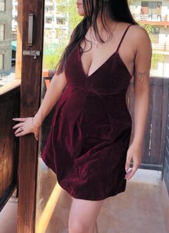 Hot Sakshi - escort in Mumbai Photo 1 of 7