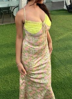 Hot Sakshi - escort in Mumbai Photo 3 of 7