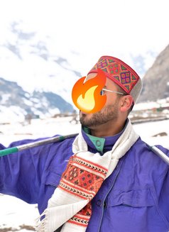 Derek - Male escort in New Delhi Photo 1 of 3