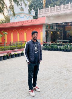 Meet With Krrish - Male எஸ்கார்ட் in Gurgaon Photo 2 of 5