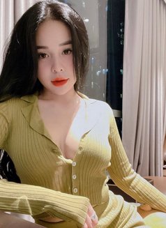 Junn Won - ఎస్కార్ట్ in Mumbai Photo 1 of 8