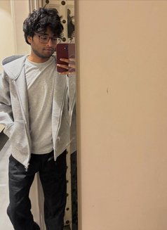 Sammy - Male escort in Noida Photo 2 of 3