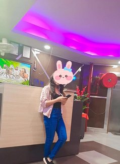 aradhiya xlili reel meet and#cam show - ఎస్కార్ట్ ఏజెన్సీ in Mumbai Photo 1 of 4