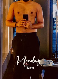 Leo - Male escort in Bangalore Photo 4 of 5