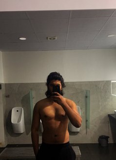 Leo - Male escort in Bangalore Photo 5 of 5