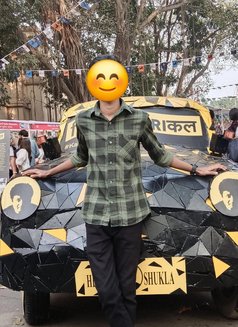 Roman - Male escort in Mumbai Photo 1 of 2