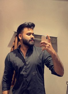 Aayan 9inch Male Escort - Male एस्कॉर्ट in New Delhi Photo 1 of 18