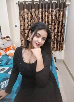 Kanak Roy - एस्कॉर्ट in Bangalore Photo 1 of 1