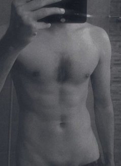 Sam Discreet Fun - Male escort in New Delhi Photo 1 of 3