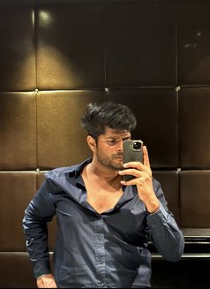 Ru Ru - Male escort in Mumbai Photo 1 of 7