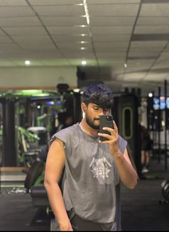 Ru Ru - Male escort in Mumbai Photo 4 of 7