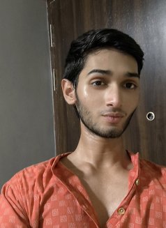 Zayn Malik - Male companion in Mumbai Photo 1 of 3