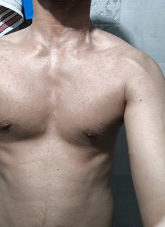 Zayn Malik - Male companion in Mumbai Photo 3 of 3