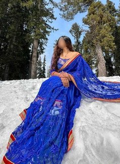 Call Girls in Connaught Place Delhi - एस्कॉर्ट in New Delhi Photo 2 of 2