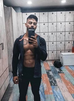 SM 9,3,3,0,5,4,6,2,0,7 - Male escort in Kolkata Photo 3 of 4