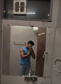 Laksh - Male escort in New Delhi Photo 3 of 4