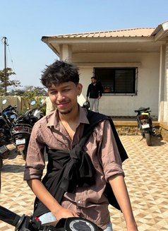 Pratik - Male escort in Mumbai Photo 4 of 6