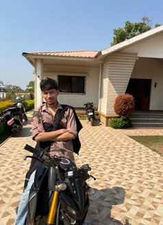 Pratik - Male escort in Mumbai Photo 5 of 6
