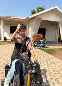 Pratik - Male escort in Mumbai Photo 6 of 6