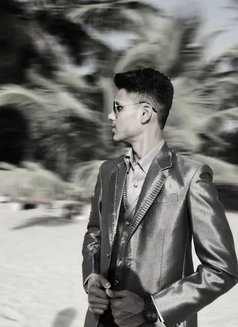 Shrutesh - Male এস্কর্ট in Mumbai Photo 2 of 3