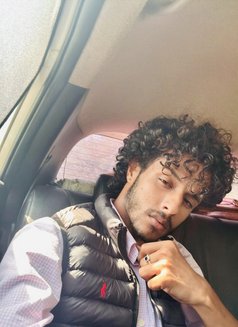 Aaru - Male ఎస్కార్ట్ in Chandigarh Photo 1 of 4