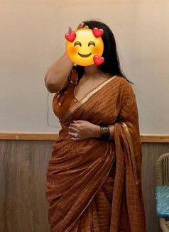 Marathi Wife Available for Vdo Call Sess - ఎస్కార్ట్ in Pune Photo 1 of 1