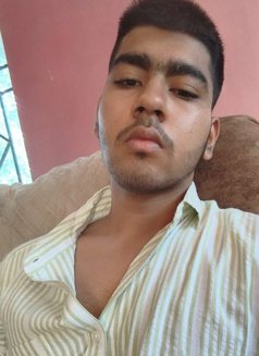 Aman - Male escort in New Delhi Photo 1 of 3