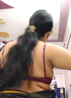 Priya - एस्कॉर्ट in Bangalore Photo 1 of 4