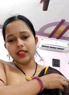 Priya - एस्कॉर्ट in Bangalore Photo 2 of 4