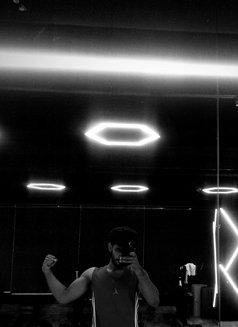 Het - Male एस्कॉर्ट in New Delhi Photo 6 of 8