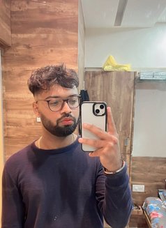 Parth - Male escort in Mumbai Photo 3 of 3