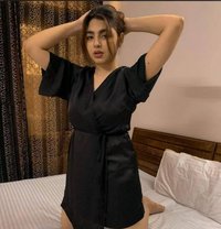 Aarazoo Sinha - எஸ்கார்ட் in Pune