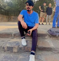 Dugu - Male escort in New Delhi