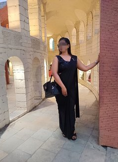 Anamika Roy - యాక్టర్ in Kolkata Photo 2 of 10