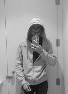 Richard - Male escort in Kolkata Photo 1 of 5