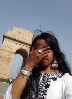 Simran - adult performer in New Delhi Photo 3 of 4