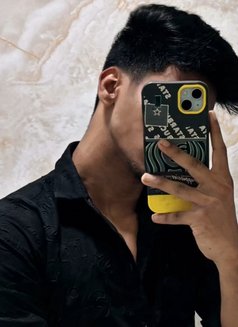 Ishaan - Male এস্কর্ট in Kolkata Photo 2 of 2