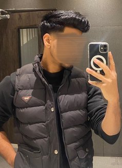 Ishaan - Male এস্কর্ট in Kolkata Photo 2 of 3