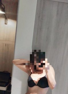 Zeena Independent (Cam & Real Meet ) - एस्कॉर्ट in Mumbai Photo 13 of 15