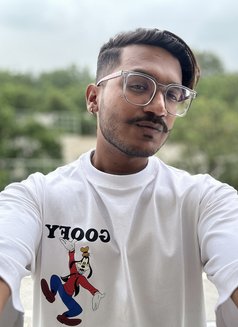 Kunjal - Male எஸ்கார்ட் in Surat Photo 3 of 3