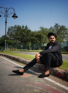 Ayush Khurana - Male escort in New Delhi Photo 2 of 8