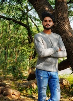 Ayush Khurana - Male escort in New Delhi Photo 4 of 8